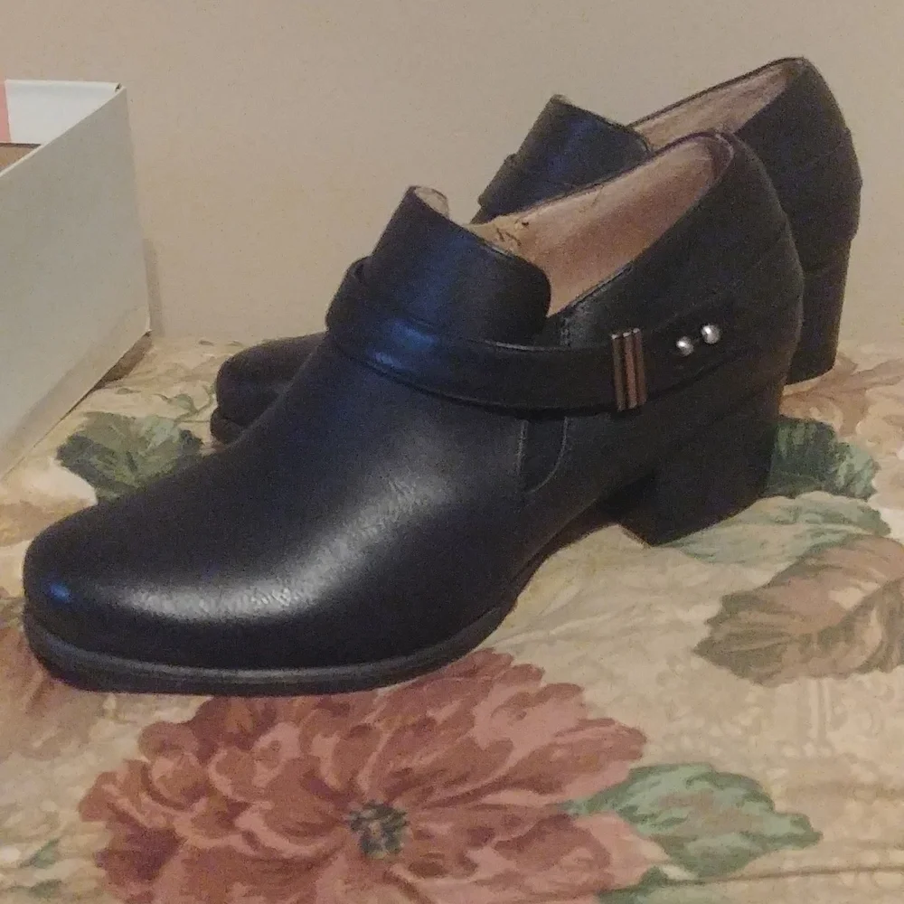 Black Women's Ankle Boot - Soul By naturalizer - Picture 2 of 4